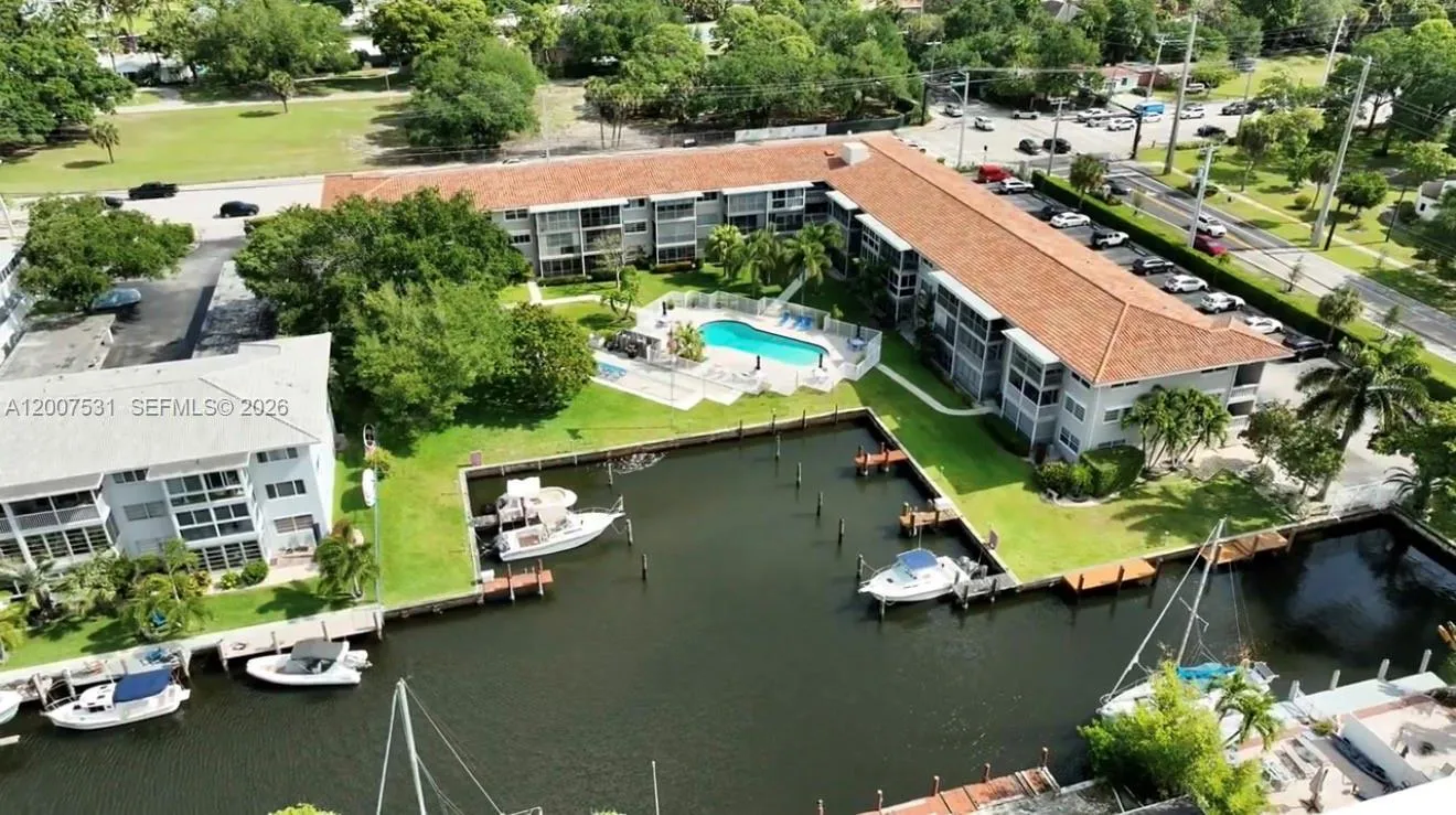 900 Sw 12th St 110, Fort Lauderdale, Florida 33315, Fort Lauderdale, Florida 33315, 2 Bedrooms Bedrooms, ,2 BathroomsBathrooms,Residential,For Sale,900 Sw 12th St 110, Fort Lauderdale, Florida 33315,A12007531