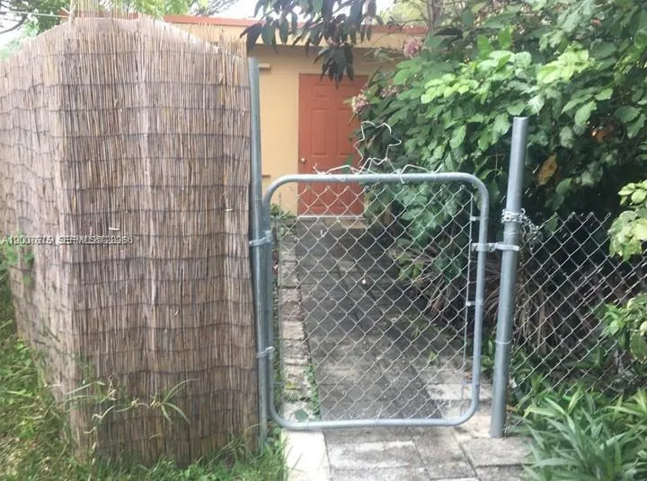 305 Ne 2nd Ave Na, Dania Beach, Florida 33004, Dania Beach, Florida 33004, 3 Bedrooms Bedrooms, ,2 BathroomsBathrooms,Residential Lease,For Rent,305 Ne 2nd Ave Na, Dania Beach, Florida 33004,A12007675