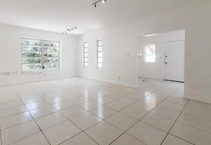 305 Ne 2nd Ave Na, Dania Beach, Florida 33004, Dania Beach, Florida 33004, 3 Bedrooms Bedrooms, ,2 BathroomsBathrooms,Residential Lease,For Rent,305 Ne 2nd Ave Na, Dania Beach, Florida 33004,A12007675