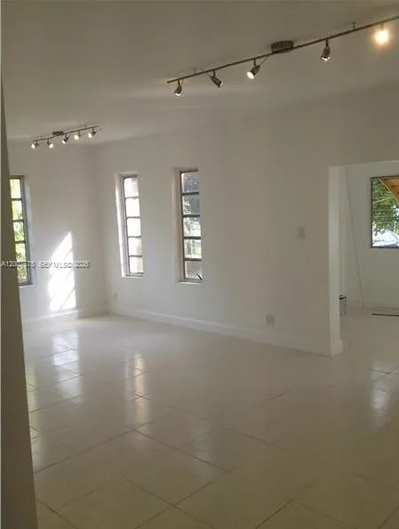305 Ne 2nd Ave Na, Dania Beach, Florida 33004, Dania Beach, Florida 33004, 3 Bedrooms Bedrooms, ,2 BathroomsBathrooms,Residential Lease,For Rent,305 Ne 2nd Ave Na, Dania Beach, Florida 33004,A12007675