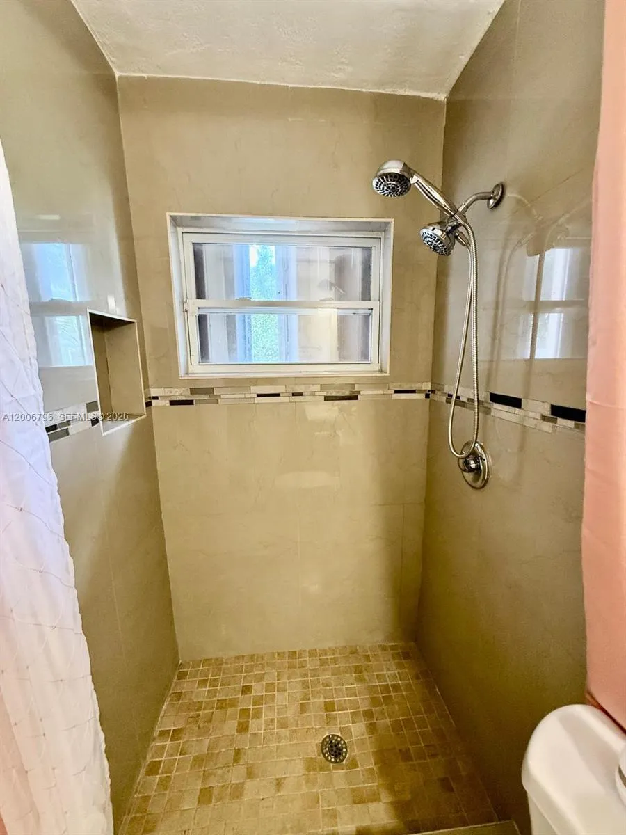 525 Nw 15th Ter, Fort Lauderdale, Florida 33311, Fort Lauderdale, Florida 33311, 3 Bedrooms Bedrooms, ,2 BathroomsBathrooms,Residential,For Sale,525 Nw 15th Ter, Fort Lauderdale, Florida 33311,A12006796