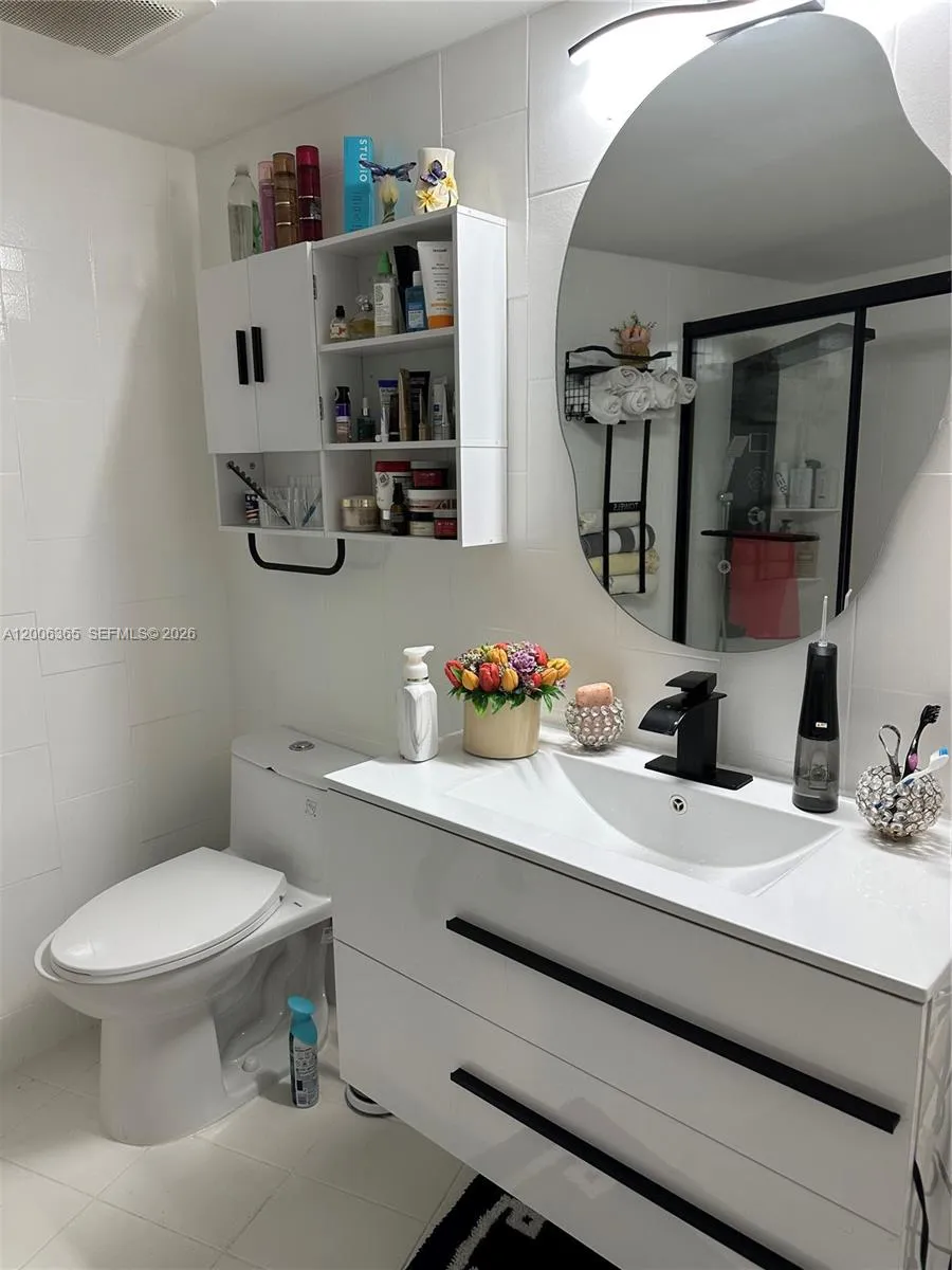 100 Golden Isles Dr 810, Hallandale Beach, Florida, Hallandale Beach, Florida 33009, 2 Bedrooms Bedrooms, ,2 BathroomsBathrooms,Residential,For Sale,100 Golden Isles Dr 810, Hallandale Beach, Florida,A12006365