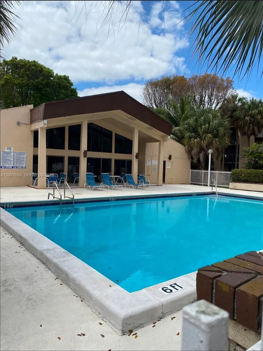 14201 N Kendall Dr 407d, Miami, Florida 33186, Miami, Florida 33186, 2 Bedrooms Bedrooms, ,2 BathroomsBathrooms,Residential Lease,For Rent,14201 N Kendall Dr 407d, Miami, Florida 33186,A12007692