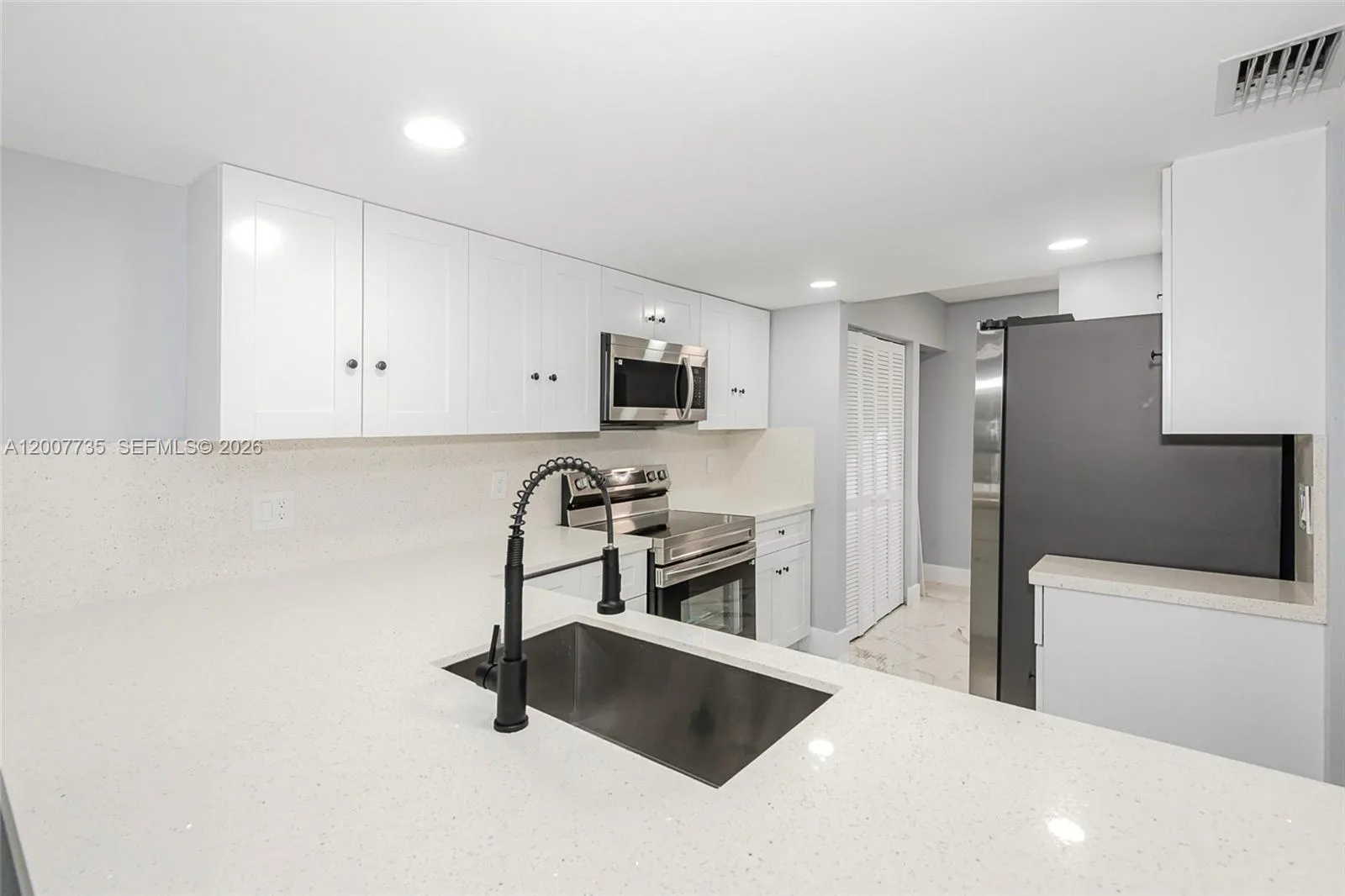 7111 Sw 42nd Pl, Davie, Florida 33314, Davie, Florida 33314, 2 Bedrooms Bedrooms, ,2 BathroomsBathrooms,Residential,For Sale,7111 Sw 42nd Pl, Davie, Florida 33314,A12007735