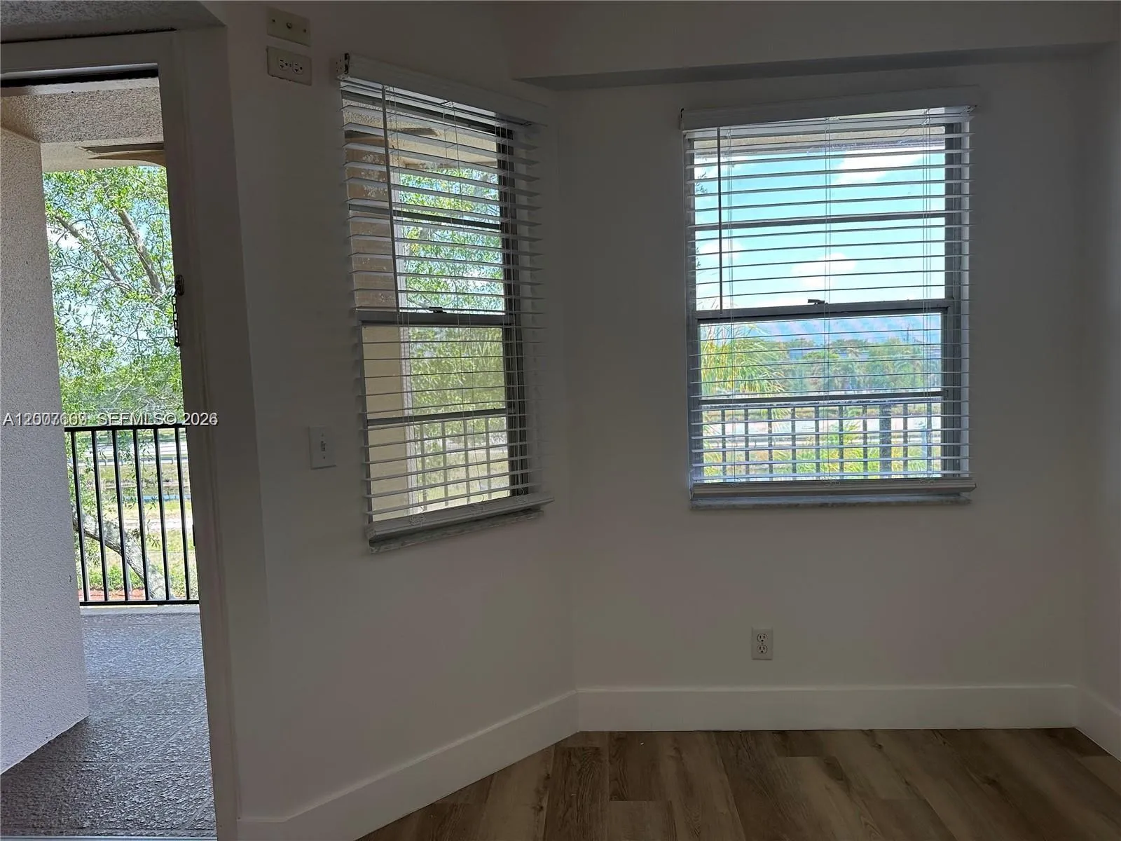 Pembroke Pines, Florida 33027, 2 Bedrooms Bedrooms, ,2 BathroomsBathrooms,Residential,For Sale,A12007669