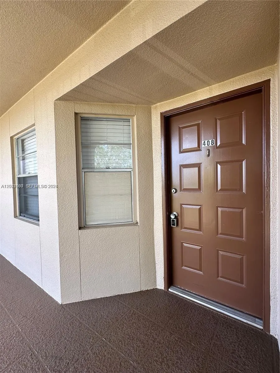 Pembroke Pines, Florida 33027, 2 Bedrooms Bedrooms, ,2 BathroomsBathrooms,Residential,For Sale,A12007669