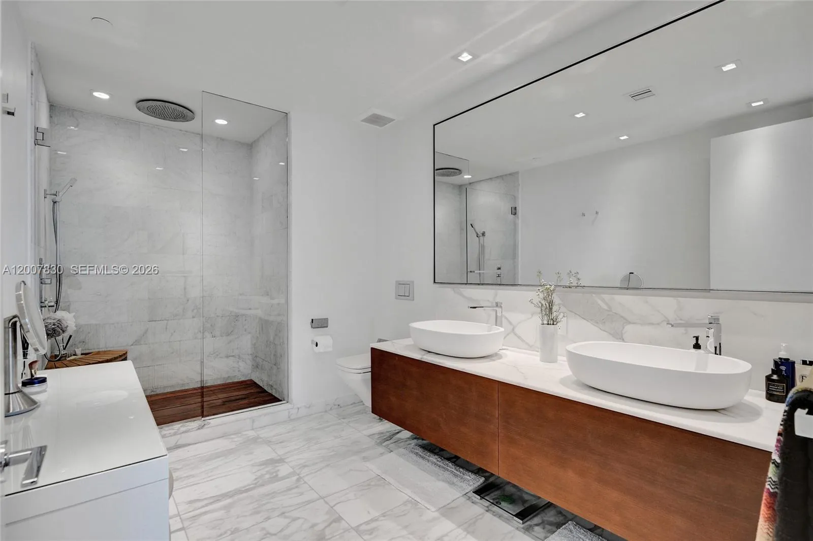 10201 Collins Ave 404, Bal Harbour, Florida 33154, Bal Harbour, Florida 33154, 1 Bedroom Bedrooms, ,1 BathroomBathrooms,Residential,For Sale,10201 Collins Ave 404, Bal Harbour, Florida 33154,A12007830