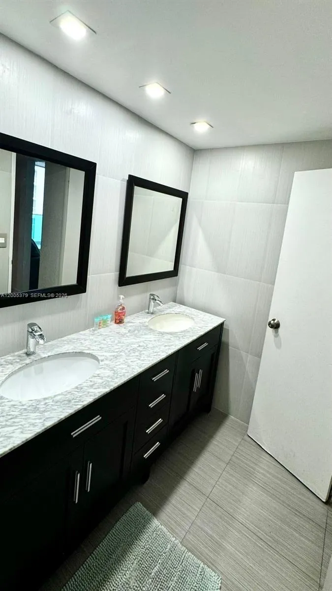 4001 S Ocean Dr Ph3, Hollywood, Florida 33019, Hollywood, Florida 33019, 2 Bedrooms Bedrooms, ,2 BathroomsBathrooms,Residential Lease,For Rent,4001 S Ocean Dr Ph3, Hollywood, Florida 33019,A12005379