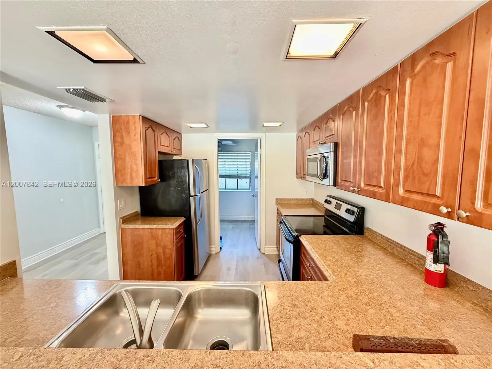 4403 Sw 70th Ter 4403, Davie, Florida 33314, Davie, Florida 33314, 2 Bedrooms Bedrooms, ,2 BathroomsBathrooms,Residential Lease,For Rent,4403 Sw 70th Ter 4403, Davie, Florida 33314,A12007842