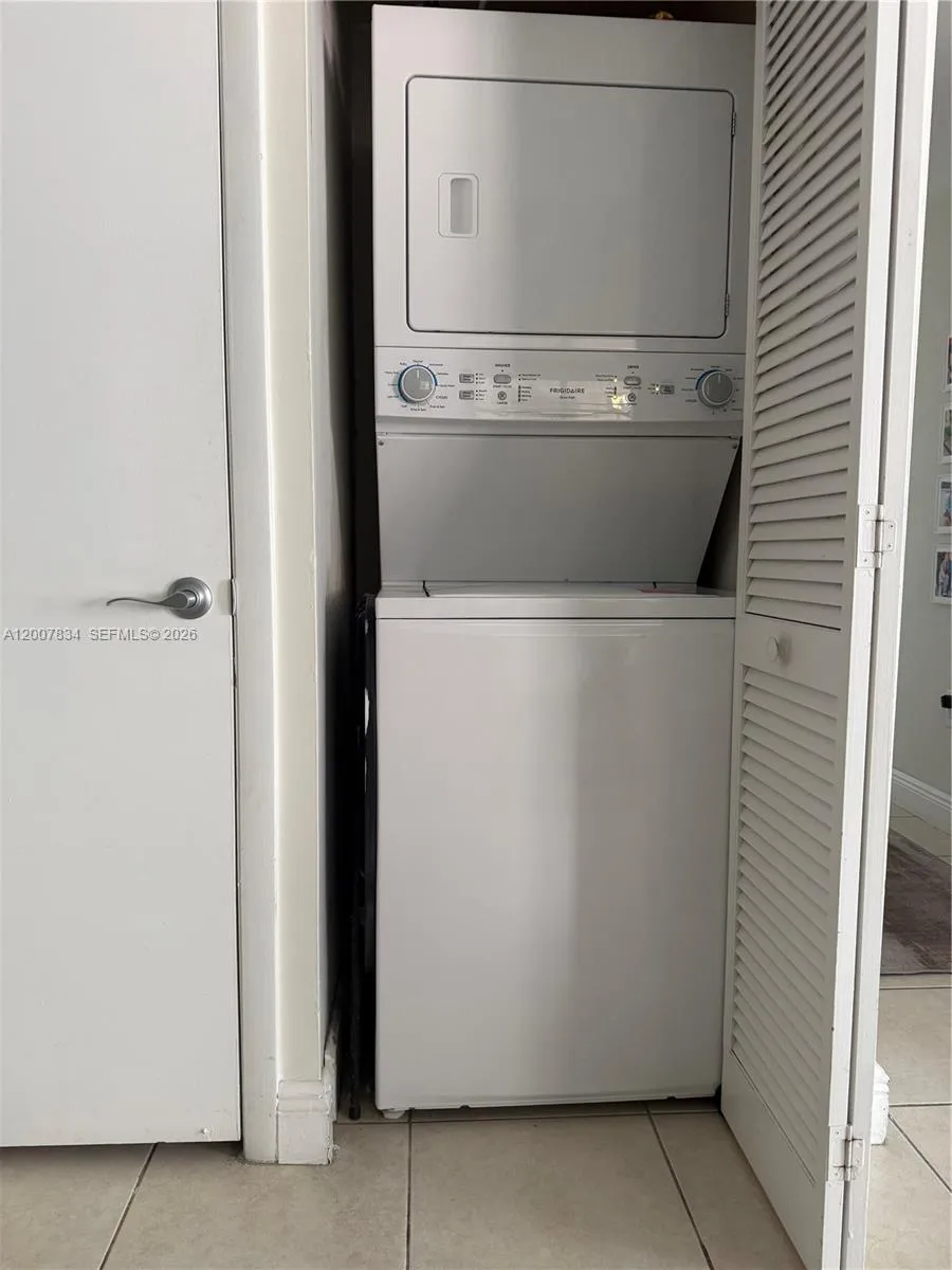 7275 Sw 90th St C612, Miami, Florida 33156, Miami, Florida 33156, 2 Bedrooms Bedrooms, ,2 BathroomsBathrooms,Residential Lease,For Rent,7275 Sw 90th St C612, Miami, Florida 33156,A12007834