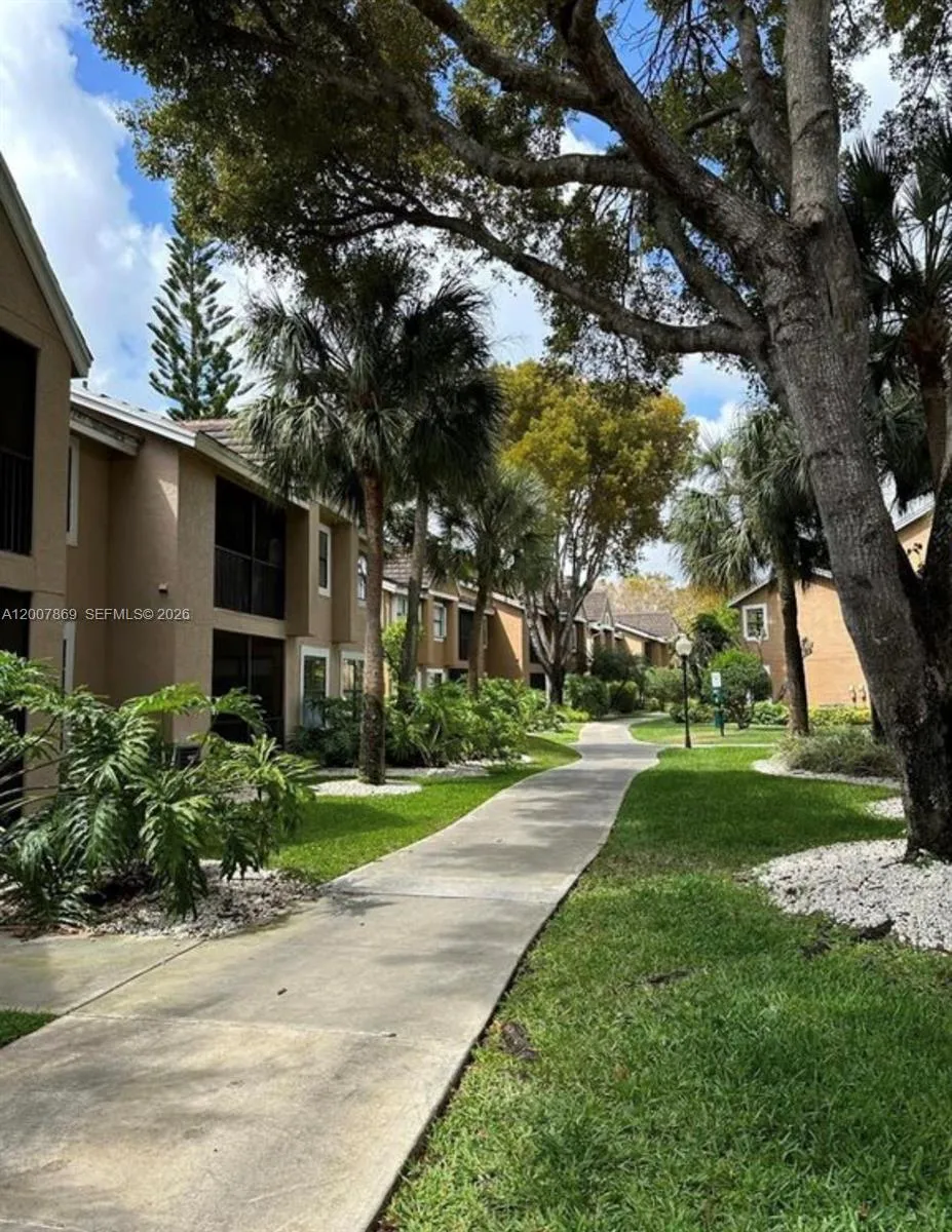 15570 Sw 105th Ln 1718, Miami, Florida 33196, Miami, Florida 33196, 1 Bedroom Bedrooms, ,1 BathroomBathrooms,Residential Lease,For Rent,15570 Sw 105th Ln 1718, Miami, Florida 33196,A12007869