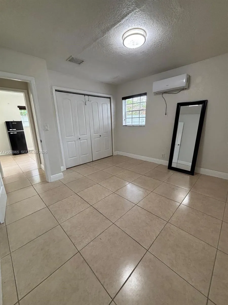 6870 Sw 5th Ct A, Pembroke Pines, Florida 33023, Pembroke Pines, Florida 33023, 1 Bedroom Bedrooms, ,1 BathroomBathrooms,Residential Lease,For Rent,6870 Sw 5th Ct A, Pembroke Pines, Florida 33023,A12007865