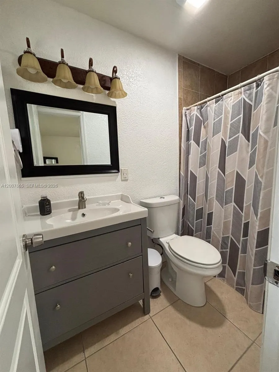 6870 Sw 5th Ct A, Pembroke Pines, Florida 33023, Pembroke Pines, Florida 33023, 1 Bedroom Bedrooms, ,1 BathroomBathrooms,Residential Lease,For Rent,6870 Sw 5th Ct A, Pembroke Pines, Florida 33023,A12007865