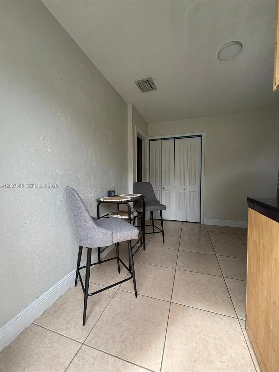 6870 Sw 5th Ct A, Pembroke Pines, Florida 33023, Pembroke Pines, Florida 33023, 1 Bedroom Bedrooms, ,1 BathroomBathrooms,Residential Lease,For Rent,6870 Sw 5th Ct A, Pembroke Pines, Florida 33023,A12007865