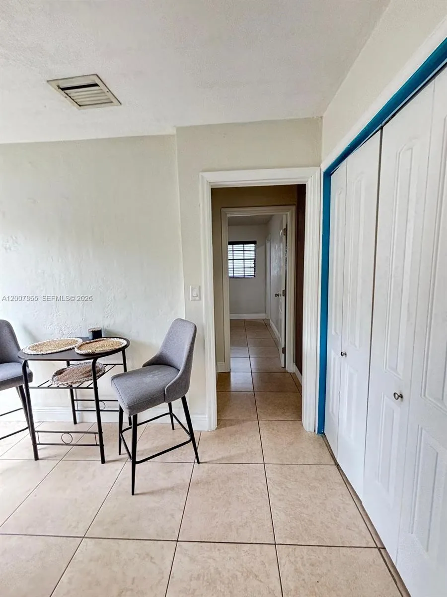 6870 Sw 5th Ct A, Pembroke Pines, Florida 33023, Pembroke Pines, Florida 33023, 1 Bedroom Bedrooms, ,1 BathroomBathrooms,Residential Lease,For Rent,6870 Sw 5th Ct A, Pembroke Pines, Florida 33023,A12007865