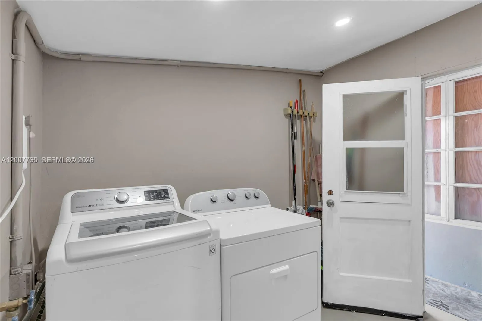 921 N 31st Ct, Hollywood, Florida 33021, Hollywood, Florida 33021, 3 Bedrooms Bedrooms, ,2 BathroomsBathrooms,Residential,For Sale,921 N 31st Ct, Hollywood, Florida 33021,A12007765