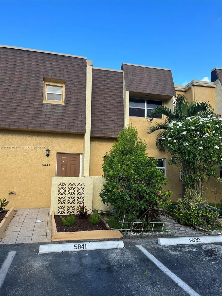 5841 Blueberry Ct 77, Lauderhill, Florida 33313, Lauderhill, Florida 33313, 3 Bedrooms Bedrooms, ,2 BathroomsBathrooms,Residential Lease,For Rent,5841 Blueberry Ct 77, Lauderhill, Florida 33313,A12007932