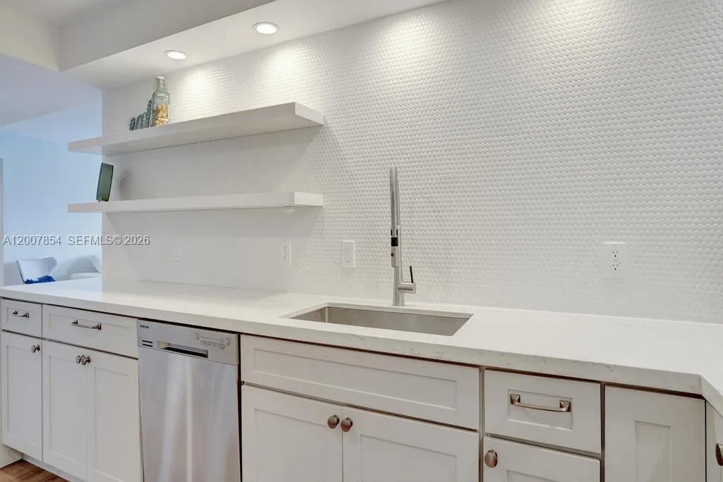 3900 Galt Ocean Dr 1615, Fort Lauderdale, Florida, Fort Lauderdale, Florida 33308, 2 Bedrooms Bedrooms, ,2 BathroomsBathrooms,Residential,For Sale,3900 Galt Ocean Dr 1615, Fort Lauderdale, Florida ,A12007854