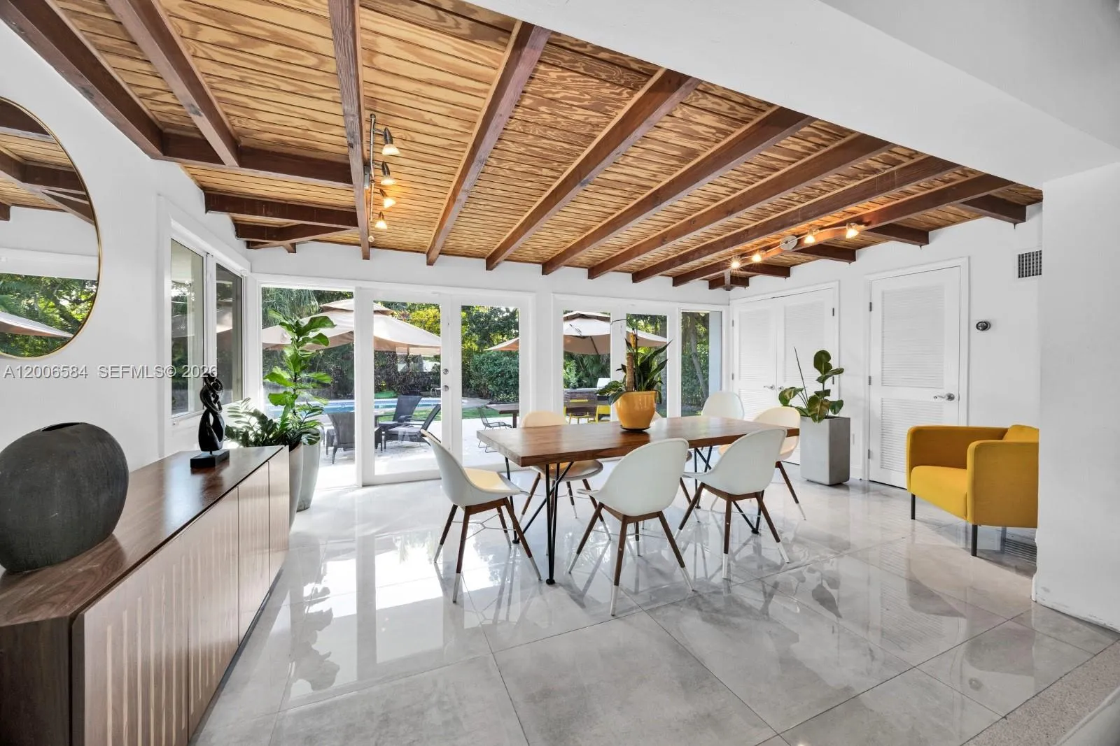 Alternative Placement of  Dining Room