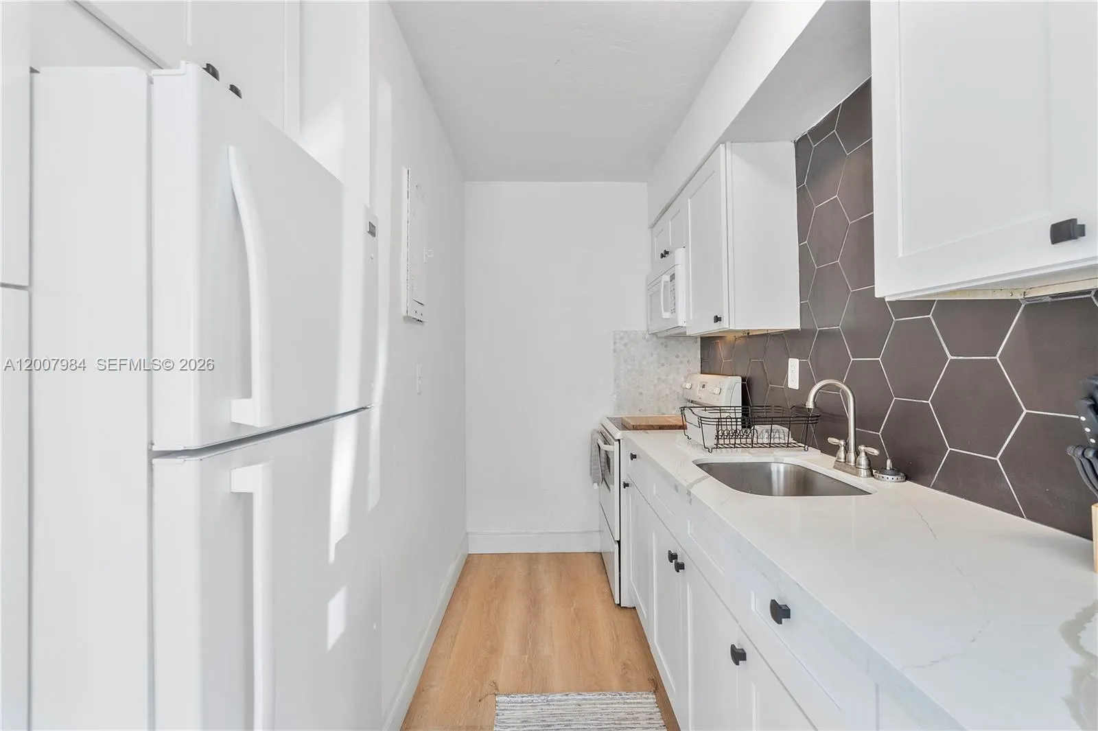 2380 Ne 137th St Right, North Miami Beach, Florida, North Miami Beach, Florida 33181, 1 Bedroom Bedrooms, ,1 BathroomBathrooms,Residential Lease,For Rent,2380 Ne 137th St Right, North Miami Beach, Florida,A12007984