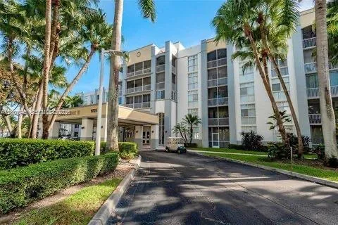 9725 Nw 52nd St 202, Doral, Florida 33178, Doral, Florida 33178, 2 Bedrooms Bedrooms, ,2 BathroomsBathrooms,Residential,For Sale,9725 Nw 52nd St 202, Doral, Florida 33178,A12001945