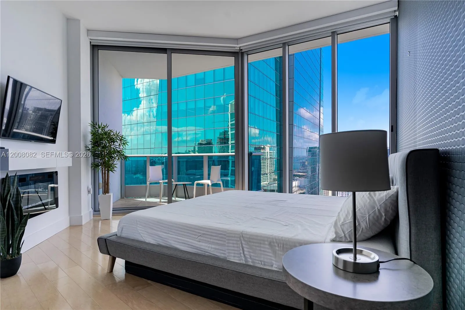 200 Biscayne Boulevard Way 5001, Miami, Florida 33, Miami, Florida 33131, 3 Bedrooms Bedrooms, ,3 BathroomsBathrooms,Residential Lease,For Rent,200 Biscayne Boulevard Way 5001, Miami, Florida 33,A12008082