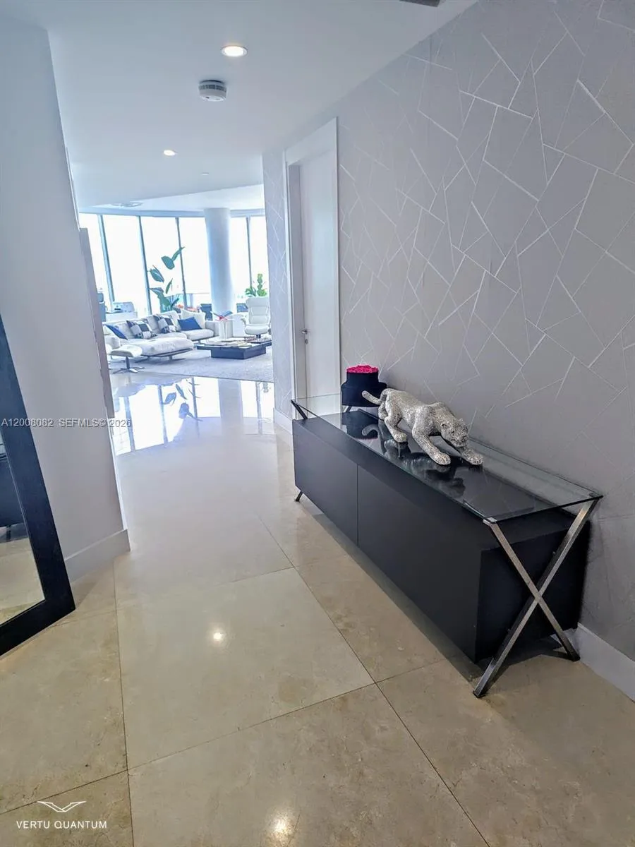 200 Biscayne Boulevard Way 5001, Miami, Florida 33, Miami, Florida 33131, 3 Bedrooms Bedrooms, ,3 BathroomsBathrooms,Residential Lease,For Rent,200 Biscayne Boulevard Way 5001, Miami, Florida 33,A12008082