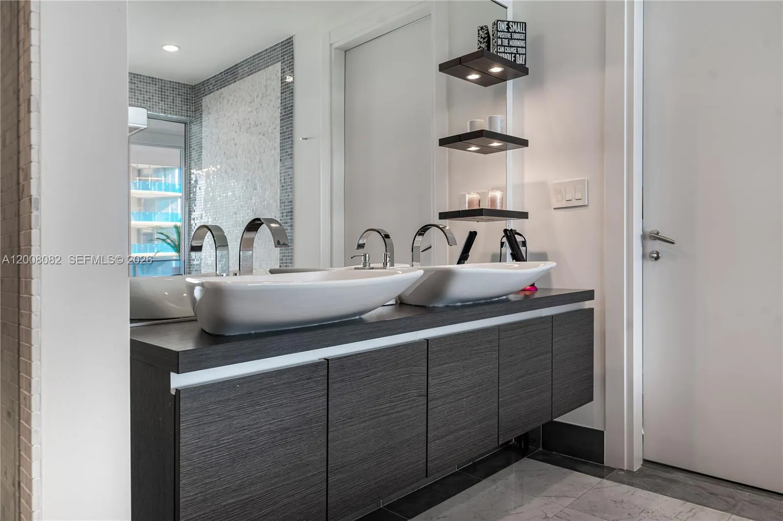 200 Biscayne Boulevard Way 5001, Miami, Florida 33, Miami, Florida 33131, 3 Bedrooms Bedrooms, ,3 BathroomsBathrooms,Residential Lease,For Rent,200 Biscayne Boulevard Way 5001, Miami, Florida 33,A12008082