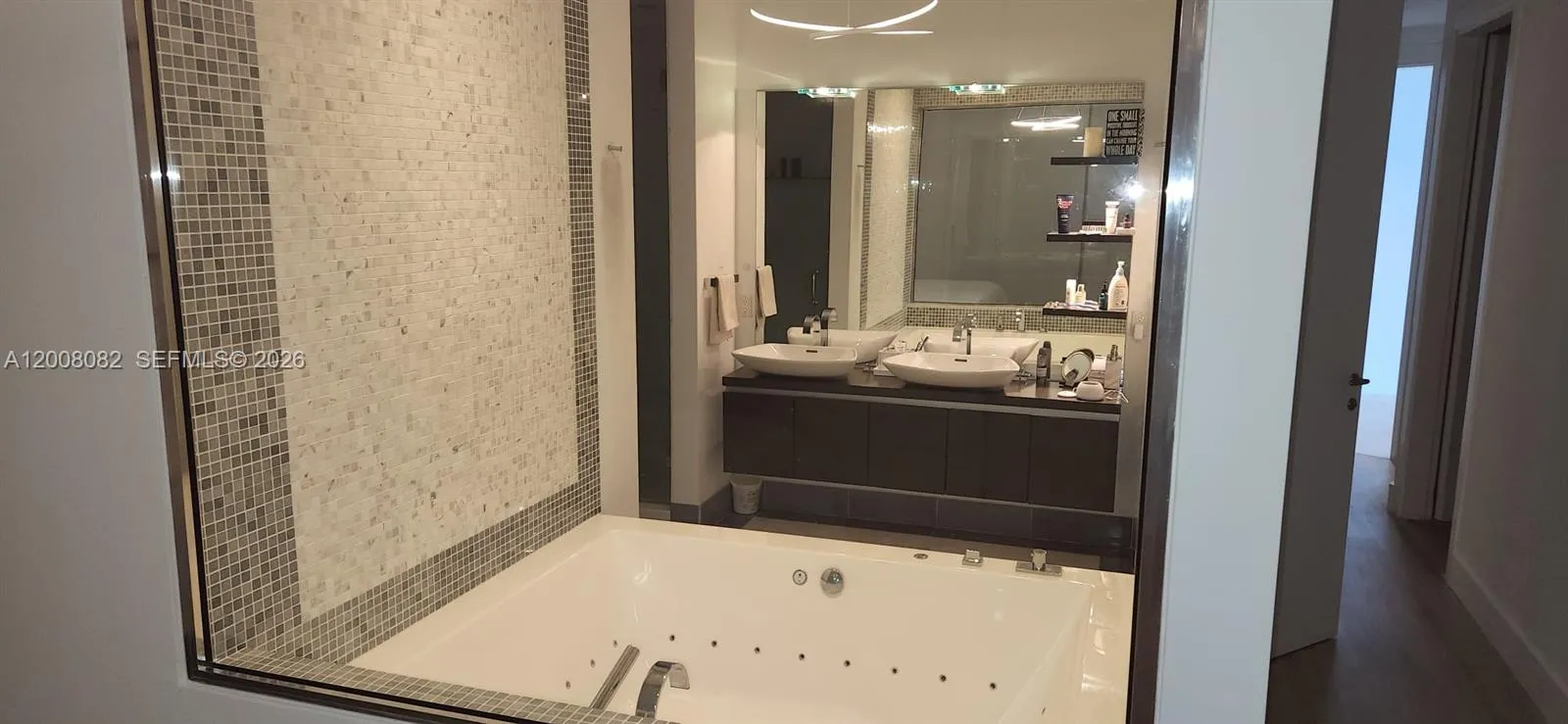 200 Biscayne Boulevard Way 5001, Miami, Florida 33, Miami, Florida 33131, 3 Bedrooms Bedrooms, ,3 BathroomsBathrooms,Residential Lease,For Rent,200 Biscayne Boulevard Way 5001, Miami, Florida 33,A12008082