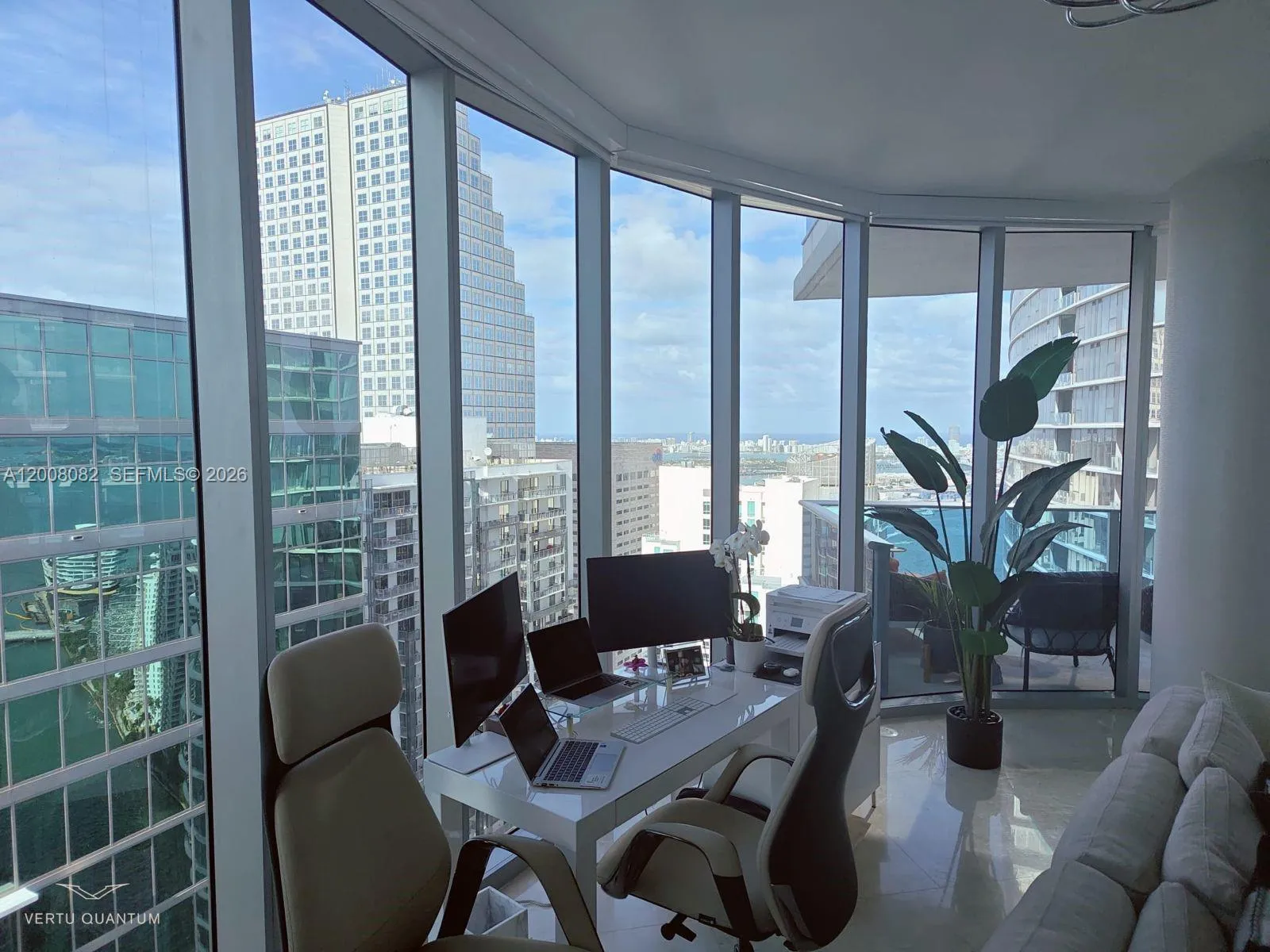 200 Biscayne Boulevard Way 5001, Miami, Florida 33, Miami, Florida 33131, 3 Bedrooms Bedrooms, ,3 BathroomsBathrooms,Residential Lease,For Rent,200 Biscayne Boulevard Way 5001, Miami, Florida 33,A12008082
