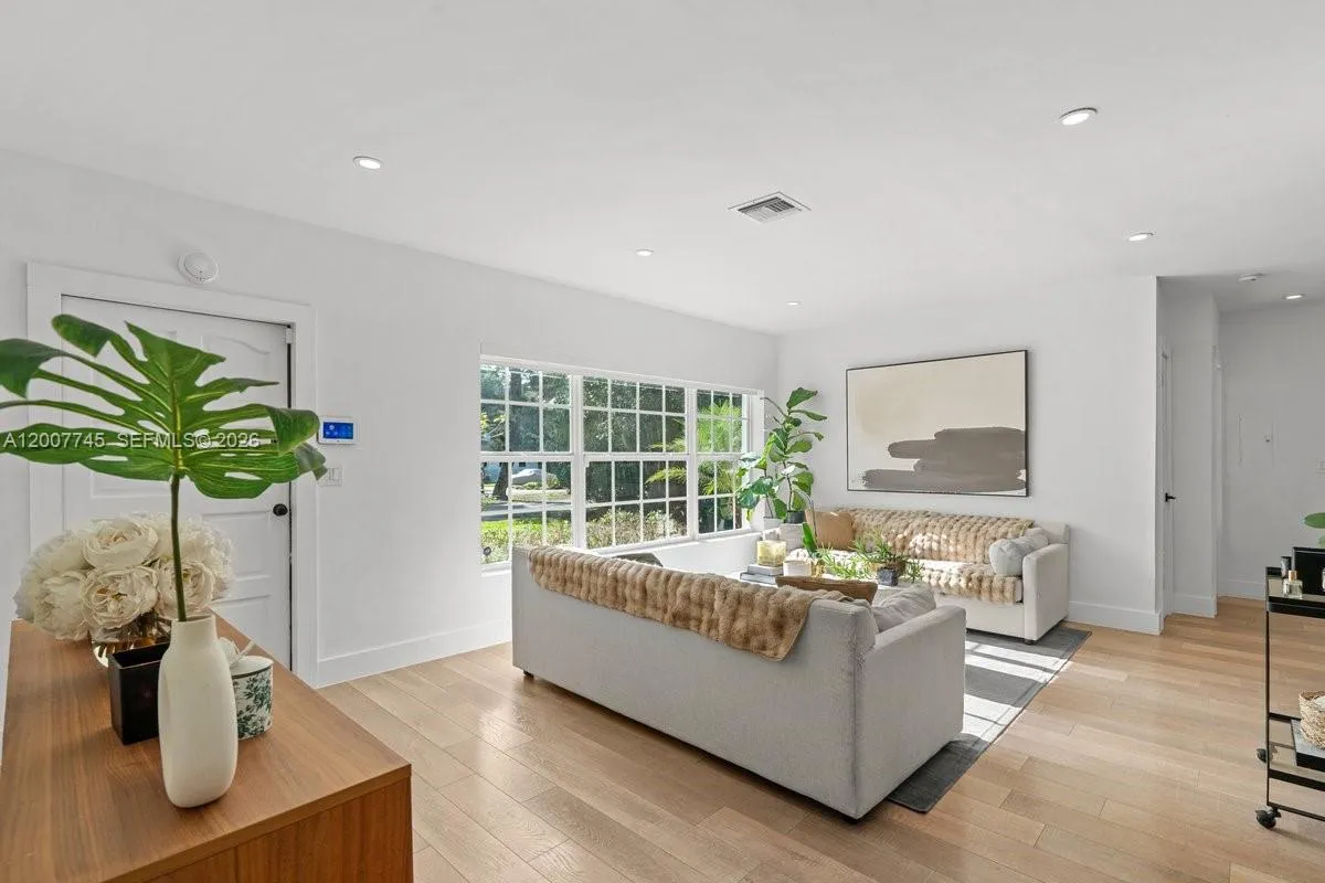 11790 Ne 8th Ave, Biscayne Park, Florida 33161, Biscayne Park, Florida 33161, 3 Bedrooms Bedrooms, ,2 BathroomsBathrooms,Residential,For Sale,11790 Ne 8th Ave, Biscayne Park, Florida 33161,A12007745