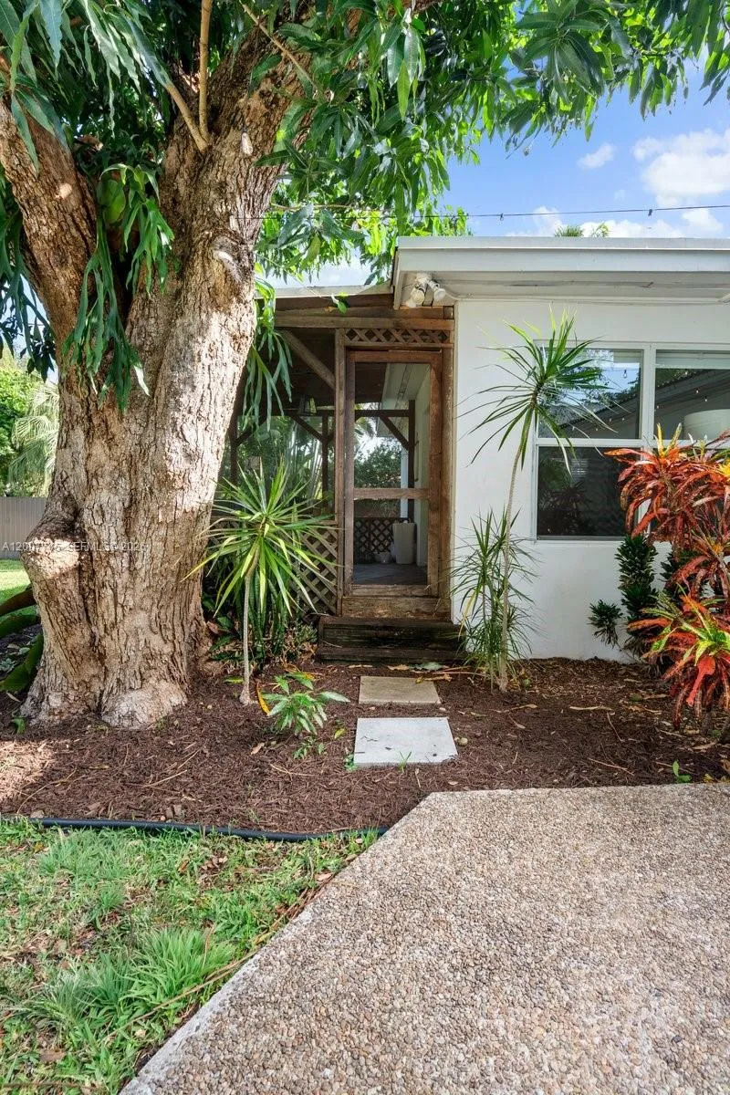 11790 Ne 8th Ave, Biscayne Park, Florida 33161, Biscayne Park, Florida 33161, 3 Bedrooms Bedrooms, ,2 BathroomsBathrooms,Residential,For Sale,11790 Ne 8th Ave, Biscayne Park, Florida 33161,A12007745