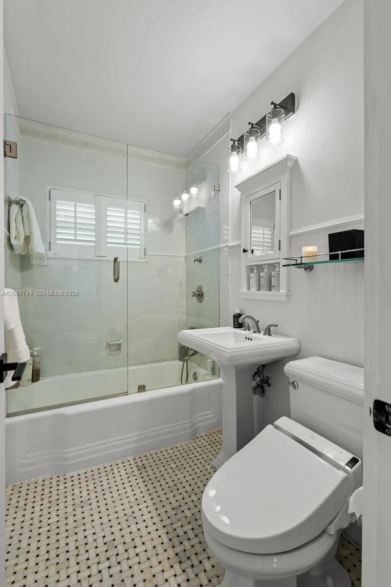 11790 Ne 8th Ave, Biscayne Park, Florida 33161, Biscayne Park, Florida 33161, 3 Bedrooms Bedrooms, ,2 BathroomsBathrooms,Residential,For Sale,11790 Ne 8th Ave, Biscayne Park, Florida 33161,A12007745