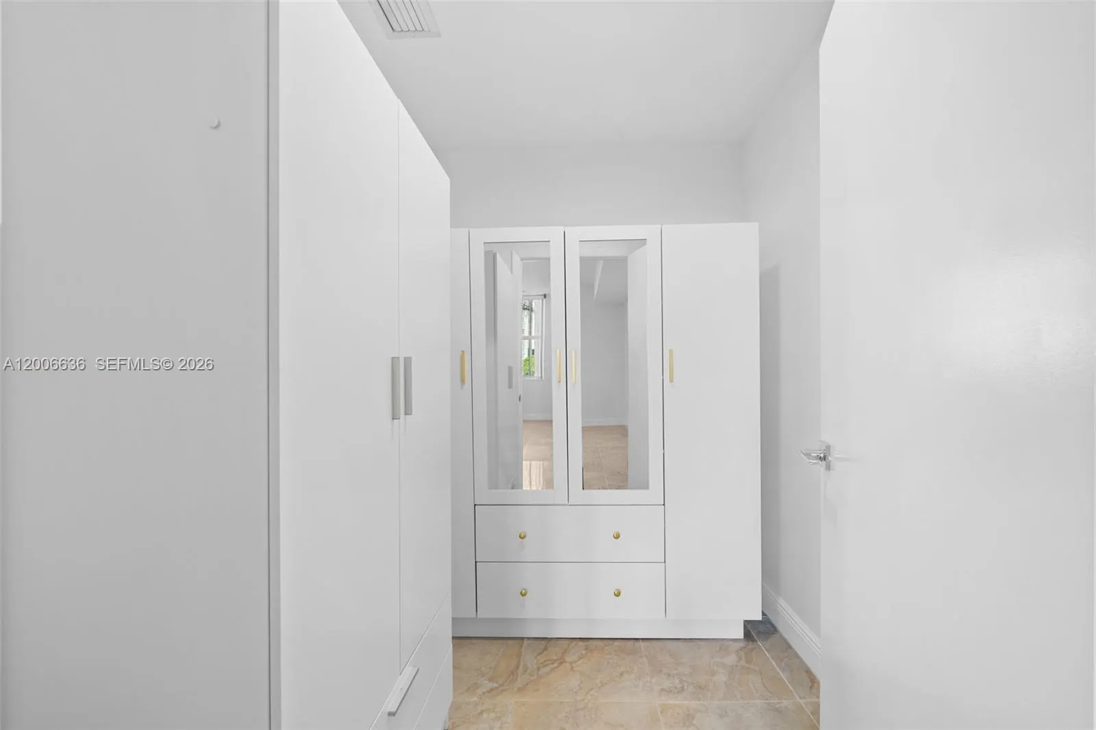 3340 Ne 190th St 403, Aventura, Florida 33180, Aventura, Florida 33180, 2 Bedrooms Bedrooms, ,2 BathroomsBathrooms,Residential,For Sale,3340 Ne 190th St 403, Aventura, Florida 33180,A12006636