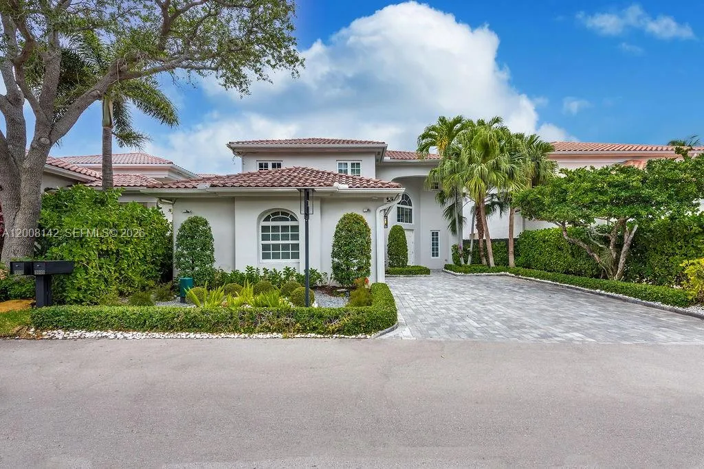 3949 194th Ln, Sunny Isles Beach, Florida 33160, Sunny Isles Beach, Florida 33160, 4 Bedrooms Bedrooms, ,3 BathroomsBathrooms,Residential,For Sale,3949 194th Ln, Sunny Isles Beach, Florida 33160,A12008142