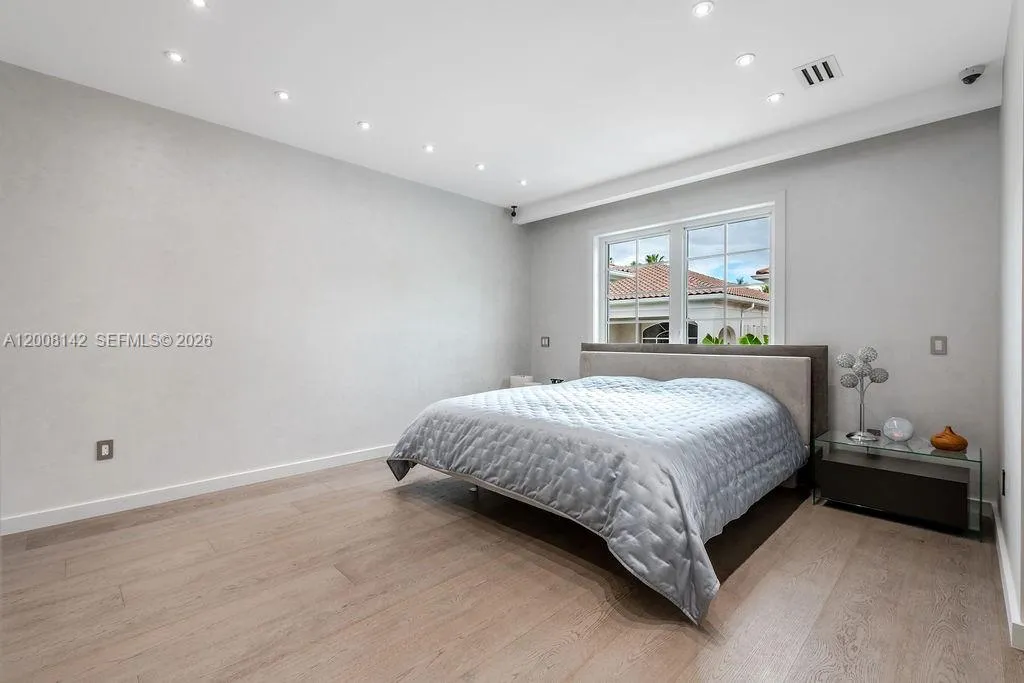 3949 194th Ln, Sunny Isles Beach, Florida 33160, Sunny Isles Beach, Florida 33160, 4 Bedrooms Bedrooms, ,3 BathroomsBathrooms,Residential,For Sale,3949 194th Ln, Sunny Isles Beach, Florida 33160,A12008142