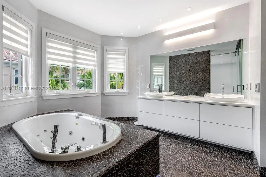 3949 194th Ln, Sunny Isles Beach, Florida 33160, Sunny Isles Beach, Florida 33160, 4 Bedrooms Bedrooms, ,3 BathroomsBathrooms,Residential,For Sale,3949 194th Ln, Sunny Isles Beach, Florida 33160,A12008142