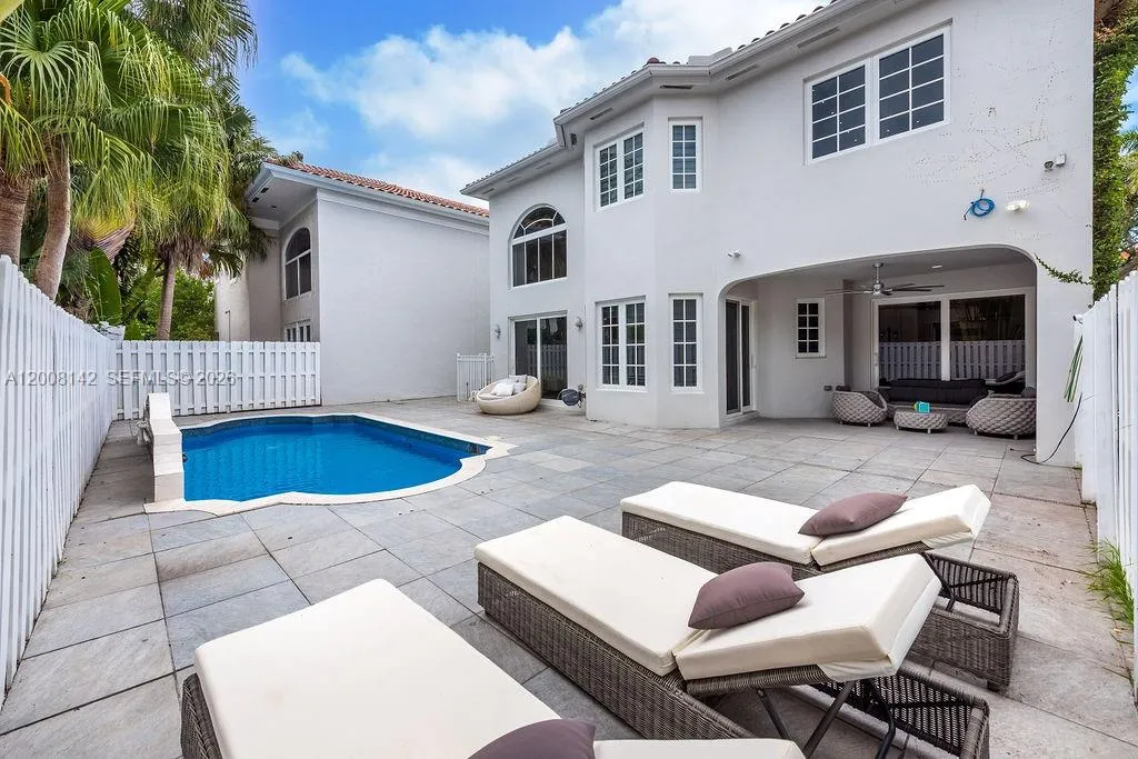 3949 194th Ln, Sunny Isles Beach, Florida 33160, Sunny Isles Beach, Florida 33160, 4 Bedrooms Bedrooms, ,3 BathroomsBathrooms,Residential,For Sale,3949 194th Ln, Sunny Isles Beach, Florida 33160,A12008142