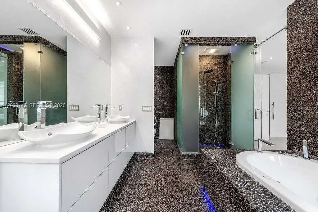 3949 194th Ln, Sunny Isles Beach, Florida 33160, Sunny Isles Beach, Florida 33160, 4 Bedrooms Bedrooms, ,3 BathroomsBathrooms,Residential,For Sale,3949 194th Ln, Sunny Isles Beach, Florida 33160,A12008142