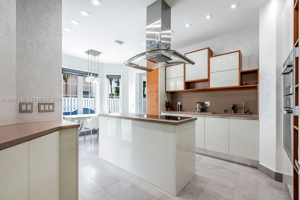 3949 194th Ln, Sunny Isles Beach, Florida 33160, Sunny Isles Beach, Florida 33160, 4 Bedrooms Bedrooms, ,3 BathroomsBathrooms,Residential,For Sale,3949 194th Ln, Sunny Isles Beach, Florida 33160,A12008142