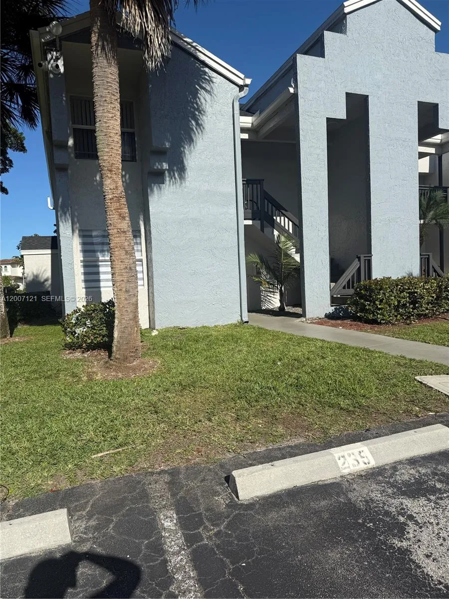 601 Sw 113th Way 601, Pembroke Pines, Florida 3302, Pembroke Pines, Florida 33025, 2 Bedrooms Bedrooms, ,2 BathroomsBathrooms,Residential,For Sale,601 Sw 113th Way 601, Pembroke Pines, Florida 3302,A12007121