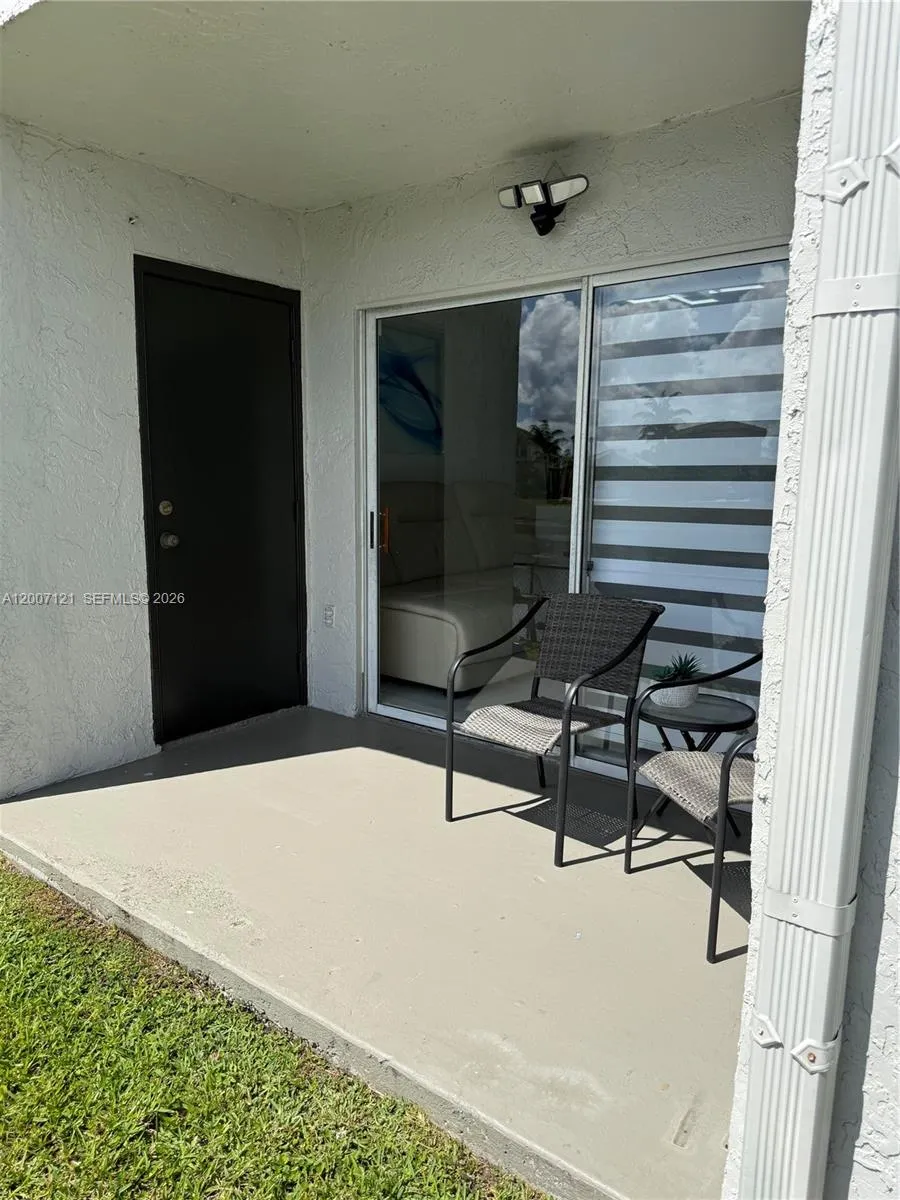 601 Sw 113th Way 601, Pembroke Pines, Florida 3302, Pembroke Pines, Florida 33025, 2 Bedrooms Bedrooms, ,2 BathroomsBathrooms,Residential,For Sale,601 Sw 113th Way 601, Pembroke Pines, Florida 3302,A12007121