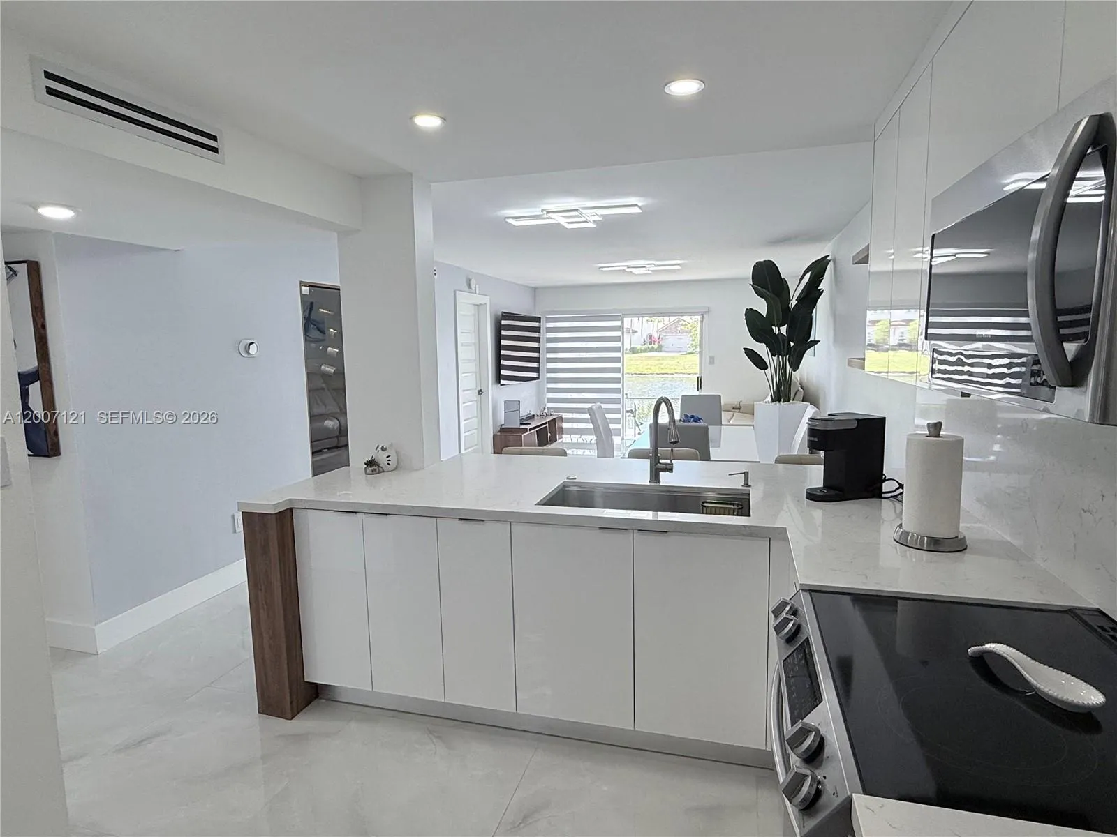 601 Sw 113th Way 601, Pembroke Pines, Florida 3302, Pembroke Pines, Florida 33025, 2 Bedrooms Bedrooms, ,2 BathroomsBathrooms,Residential,For Sale,601 Sw 113th Way 601, Pembroke Pines, Florida 3302,A12007121