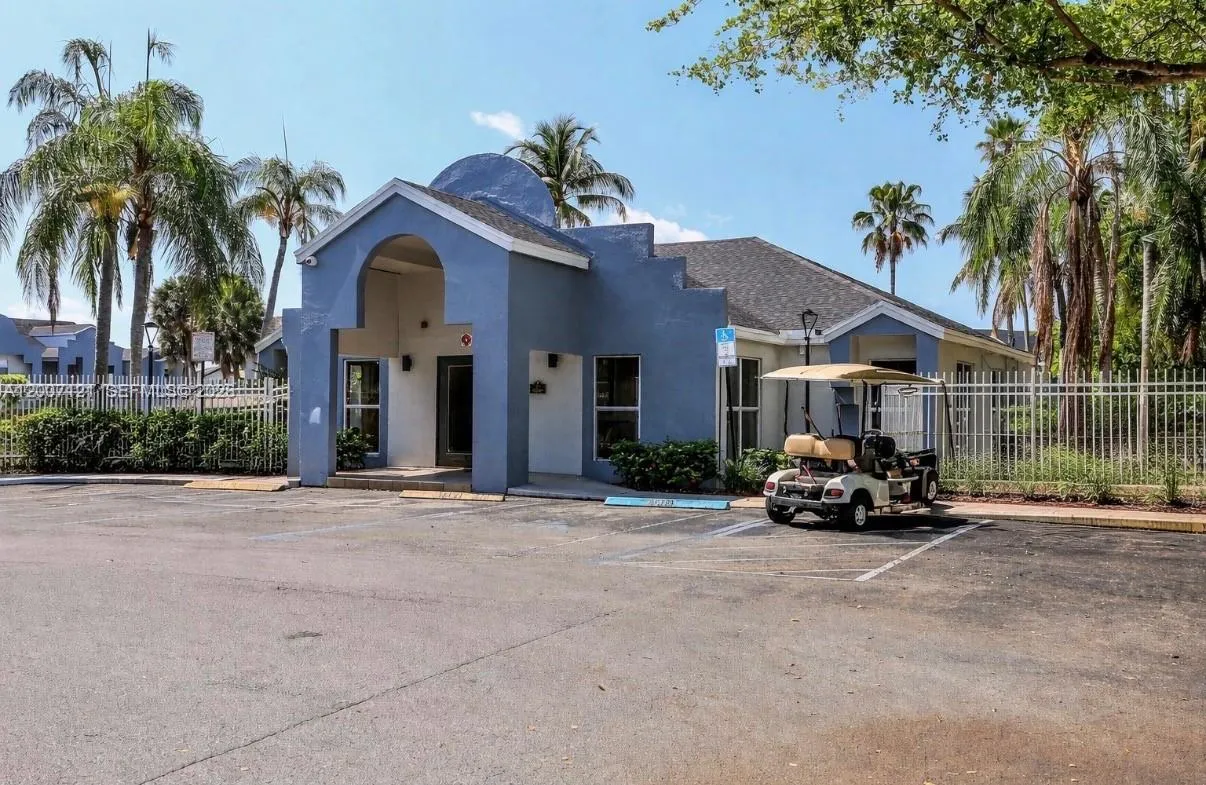 601 Sw 113th Way 601, Pembroke Pines, Florida 3302, Pembroke Pines, Florida 33025, 2 Bedrooms Bedrooms, ,2 BathroomsBathrooms,Residential,For Sale,601 Sw 113th Way 601, Pembroke Pines, Florida 3302,A12007121