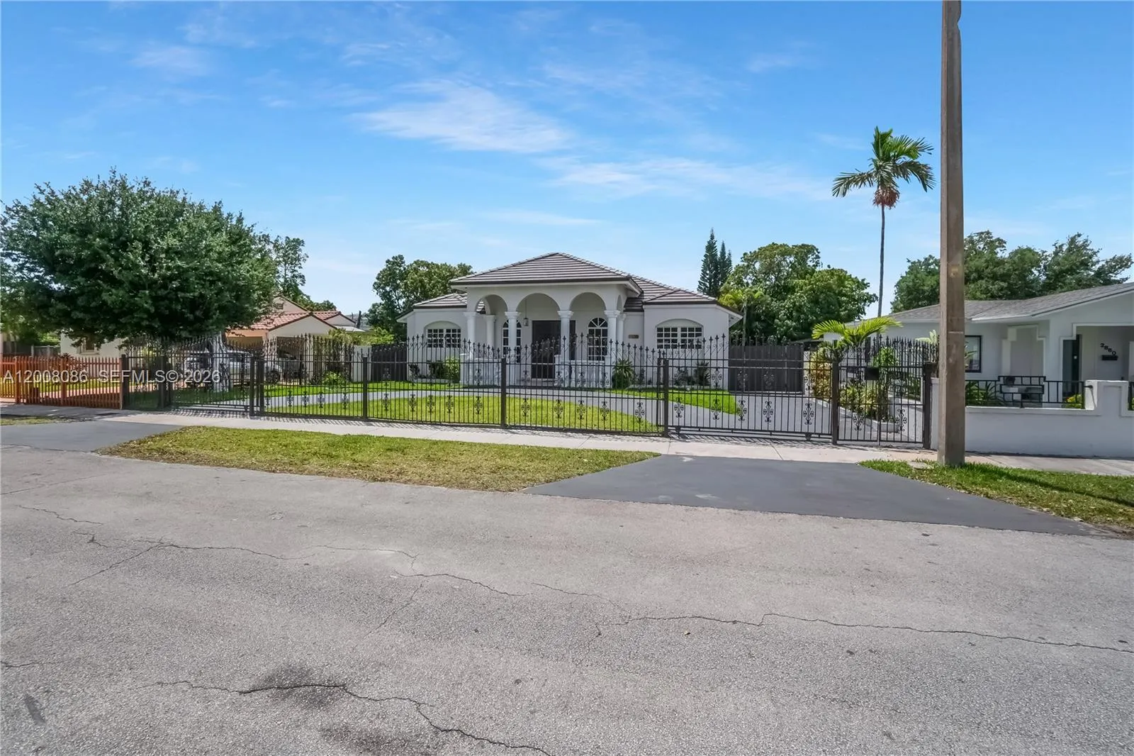 2850 Nw 5th St, Miami, Florida 33125, Miami, Florida 33125, 3 Bedrooms Bedrooms, ,2 BathroomsBathrooms,Residential,For Sale,2850 Nw 5th St, Miami, Florida 33125,A12008086