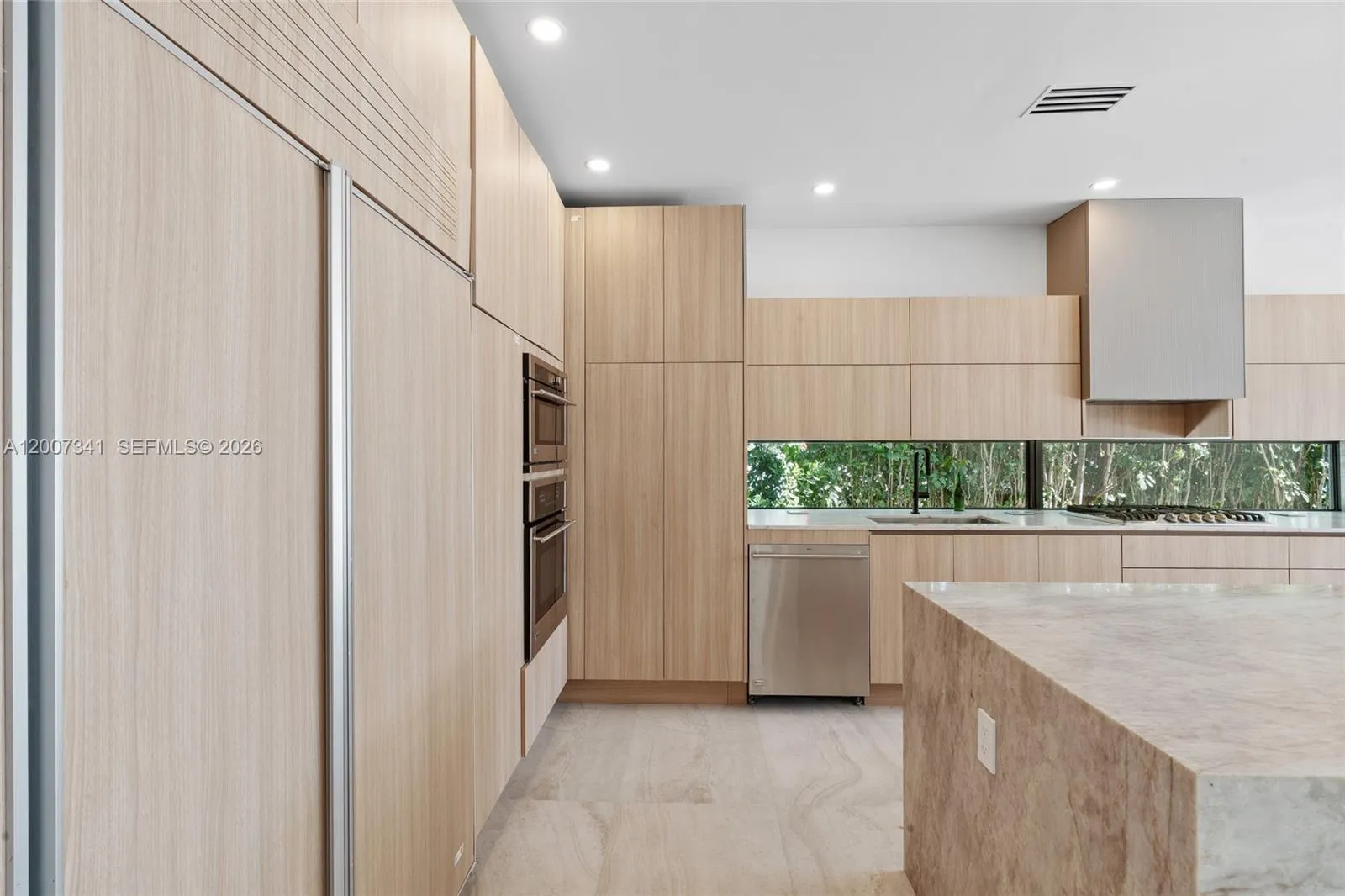 550 S Shore Dr, Miami Beach, Florida 33141, Miami Beach, Florida 33141, 4 Bedrooms Bedrooms, ,4 BathroomsBathrooms,Residential,For Sale,550 S Shore Dr, Miami Beach, Florida 33141,A12007341