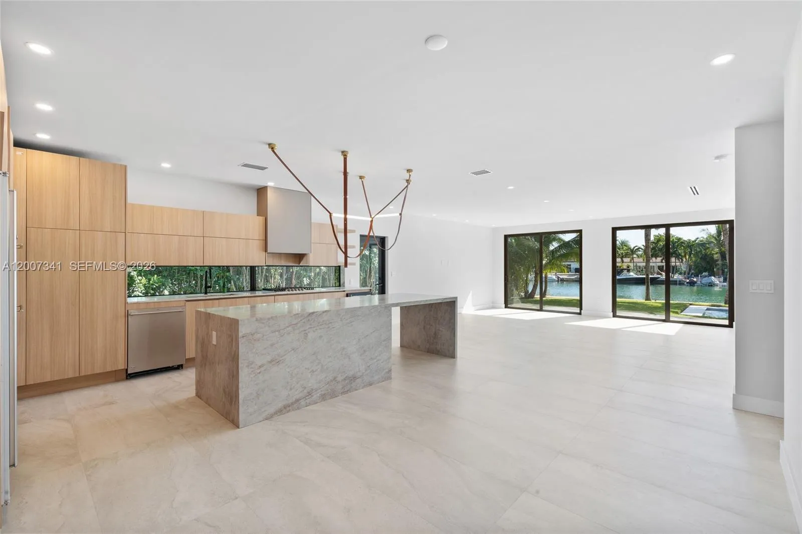 550 S Shore Dr, Miami Beach, Florida 33141, Miami Beach, Florida 33141, 4 Bedrooms Bedrooms, ,4 BathroomsBathrooms,Residential,For Sale,550 S Shore Dr, Miami Beach, Florida 33141,A12007341