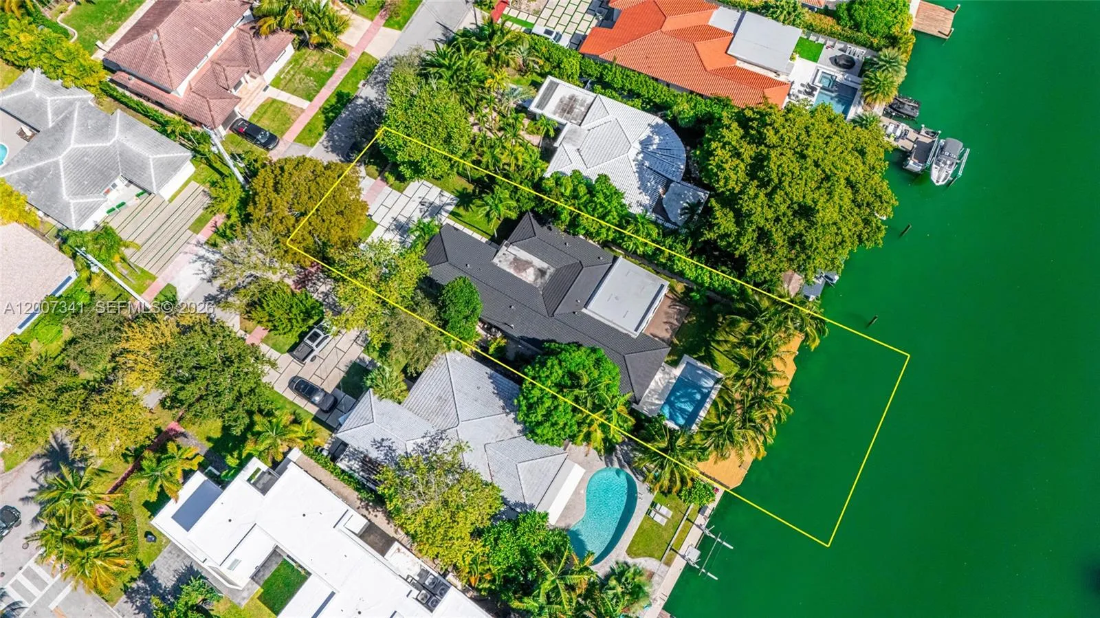 550 S Shore Dr, Miami Beach, Florida 33141, Miami Beach, Florida 33141, 4 Bedrooms Bedrooms, ,4 BathroomsBathrooms,Residential,For Sale,550 S Shore Dr, Miami Beach, Florida 33141,A12007341