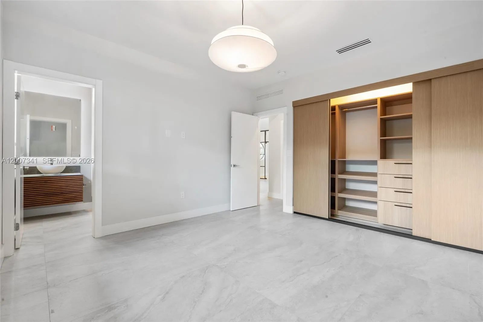 550 S Shore Dr, Miami Beach, Florida 33141, Miami Beach, Florida 33141, 4 Bedrooms Bedrooms, ,4 BathroomsBathrooms,Residential,For Sale,550 S Shore Dr, Miami Beach, Florida 33141,A12007341