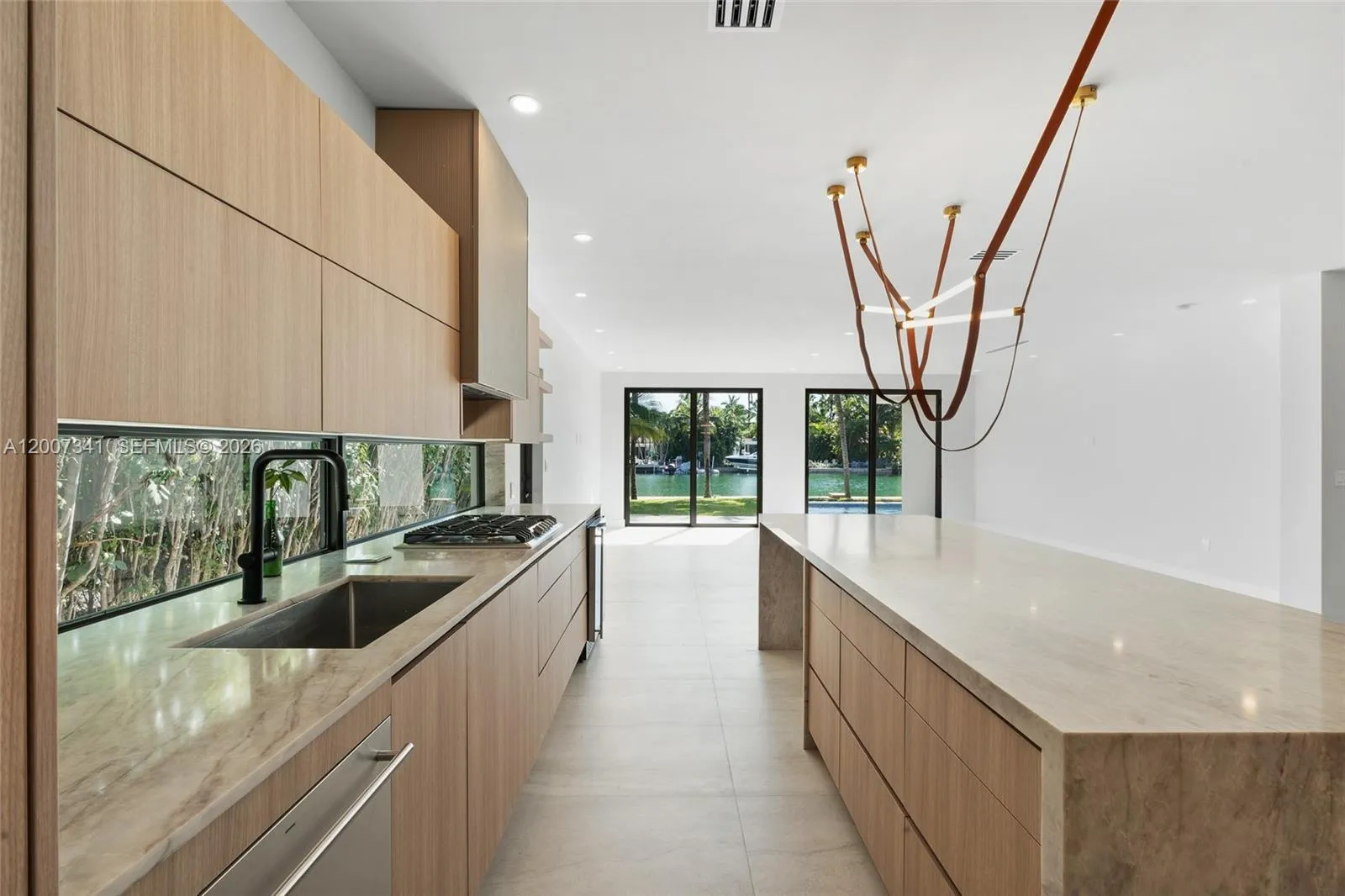 550 S Shore Dr, Miami Beach, Florida 33141, Miami Beach, Florida 33141, 4 Bedrooms Bedrooms, ,4 BathroomsBathrooms,Residential,For Sale,550 S Shore Dr, Miami Beach, Florida 33141,A12007341